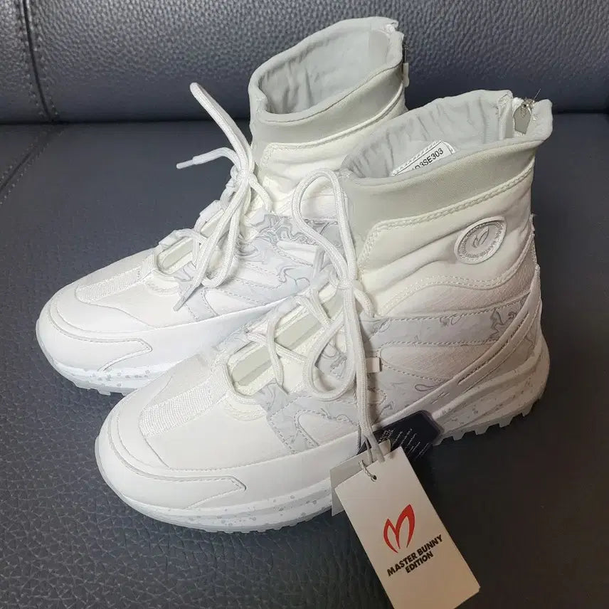 [BUNJANG] Master Bunny Golf Shoes (Women's, High-Top, Spikeless) / 마스터바니 골프화 여성 하이탑 스파이크리스 (새상품)