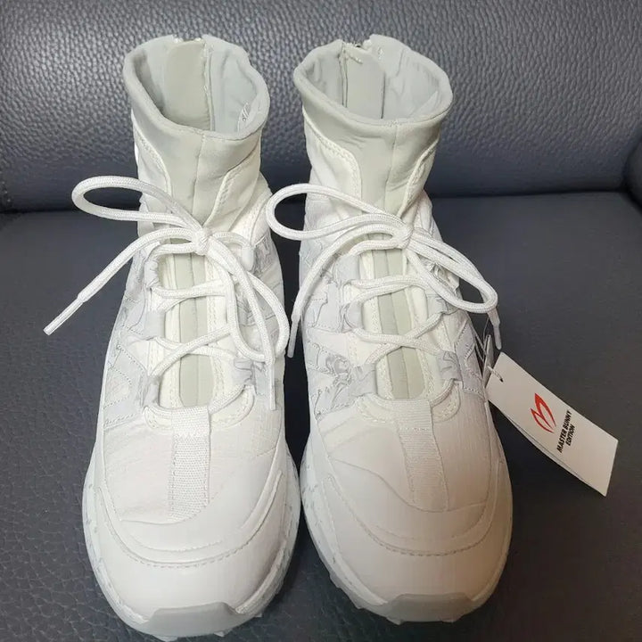 [BUNJANG] Master Bunny Golf Shoes (Women's, High-Top, Spikeless) / 마스터바니 골프화 여성 하이탑 스파이크리스 (새상품)