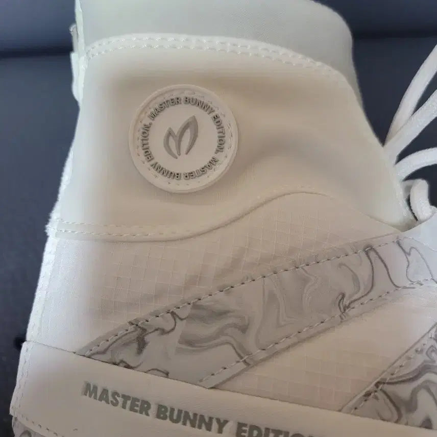 [BUNJANG] Master Bunny Golf Shoes (Women's, High-Top, Spikeless) / 마스터바니 골프화 여성 하이탑 스파이크리스 (새상품)