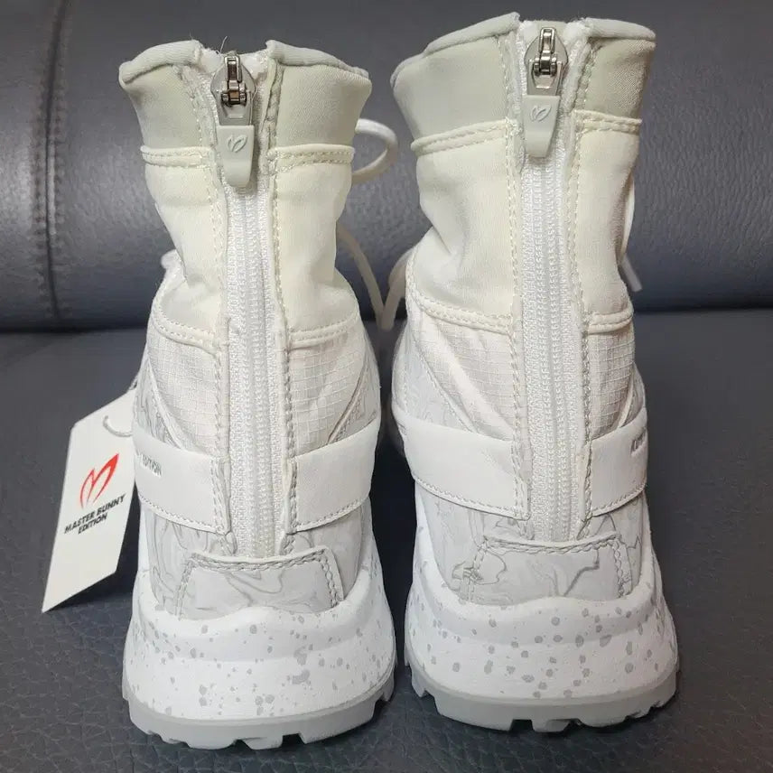 [BUNJANG] Master Bunny Golf Shoes (Women's, High-Top, Spikeless) / 마스터바니 골프화 여성 하이탑 스파이크리스 (새상품)