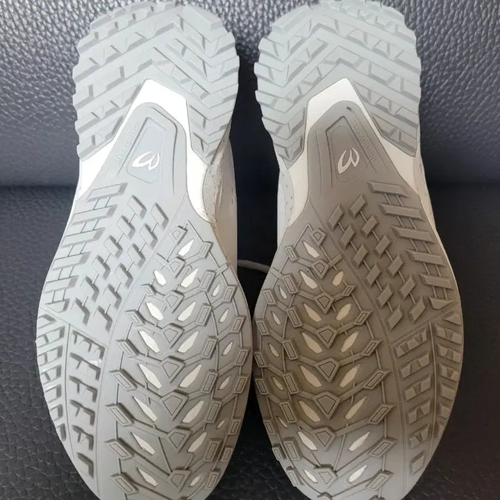 [BUNJANG] Master Bunny Golf Shoes (Women's, High-Top, Spikeless) / 마스터바니 골프화 여성 하이탑 스파이크리스 (새상품)