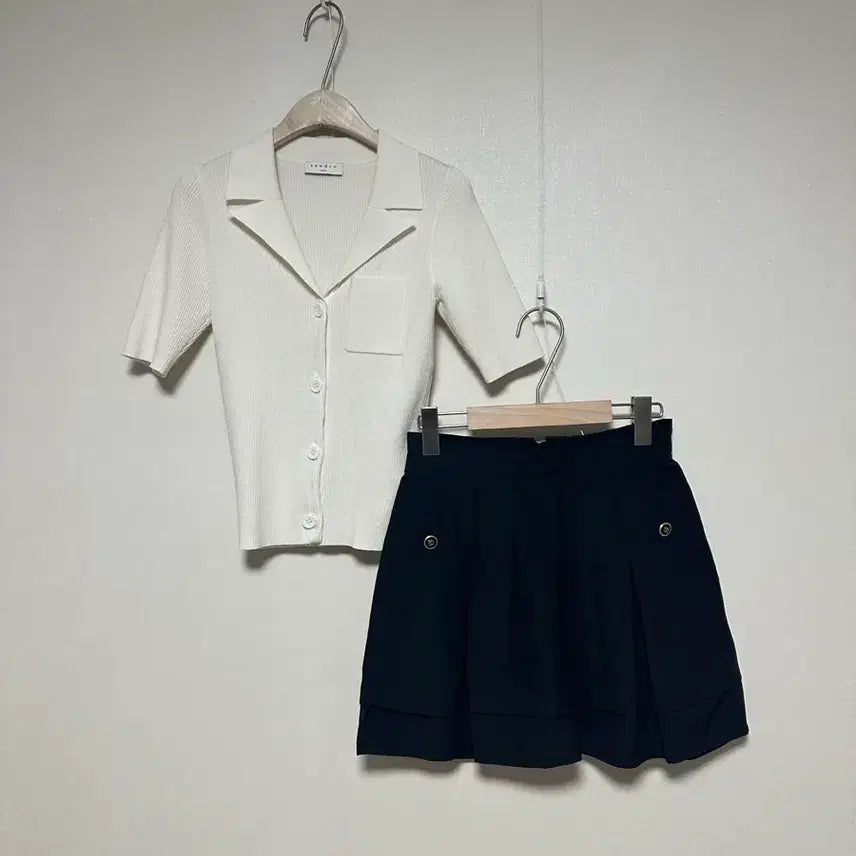 [BUNJANG] SJSJ Mini Two-Tuck Skirt / SJSJ 23 바스락 투턱 미니스커트