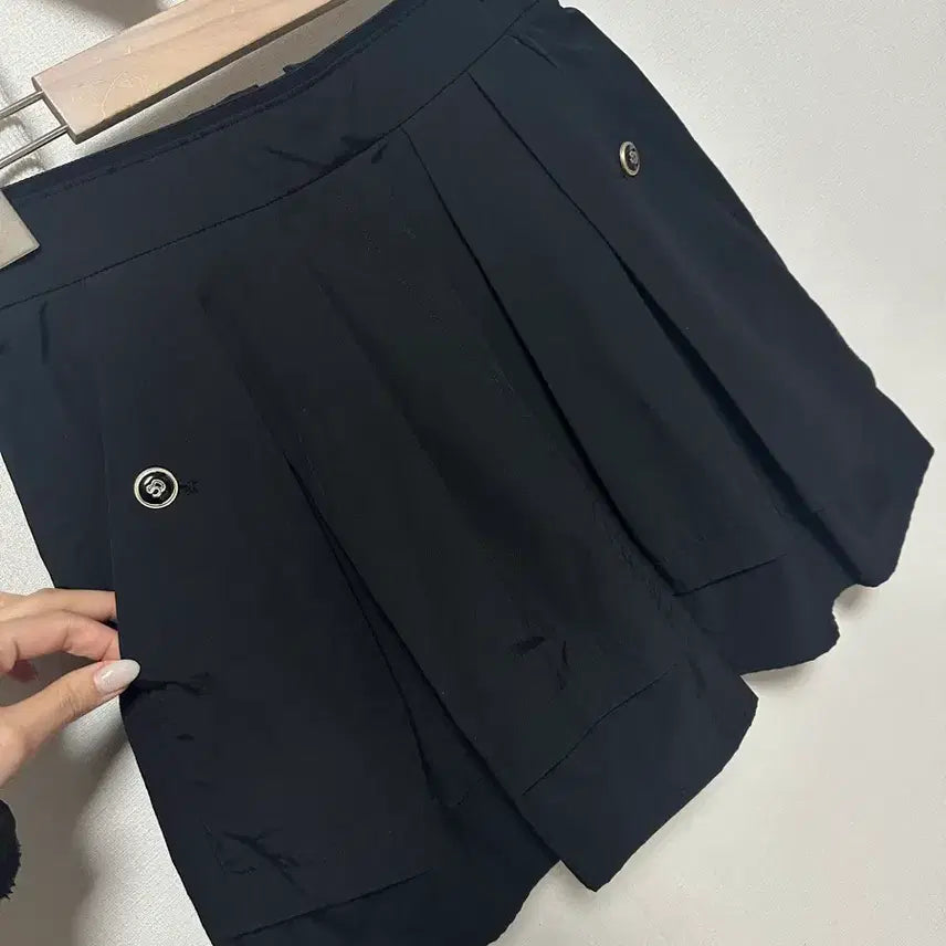 [BUNJANG] SJSJ Mini Two-Tuck Skirt / SJSJ 23 바스락 투턱 미니스커트