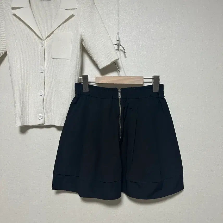 [BUNJANG] SJSJ Mini Two-Tuck Skirt / SJSJ 23 바스락 투턱 미니스커트