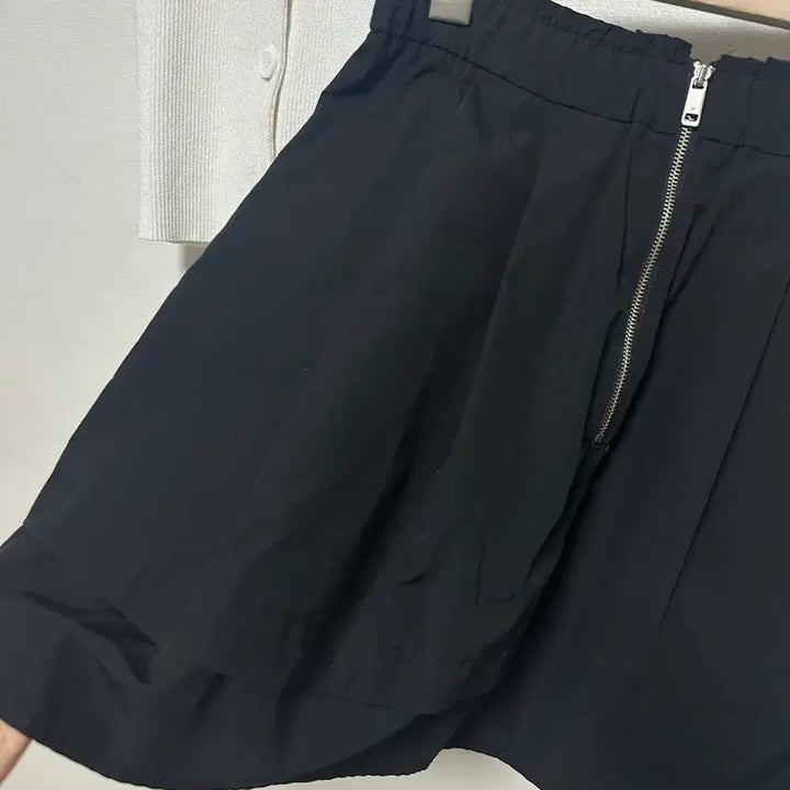 [BUNJANG] SJSJ Mini Two-Tuck Skirt / SJSJ 23 바스락 투턱 미니스커트