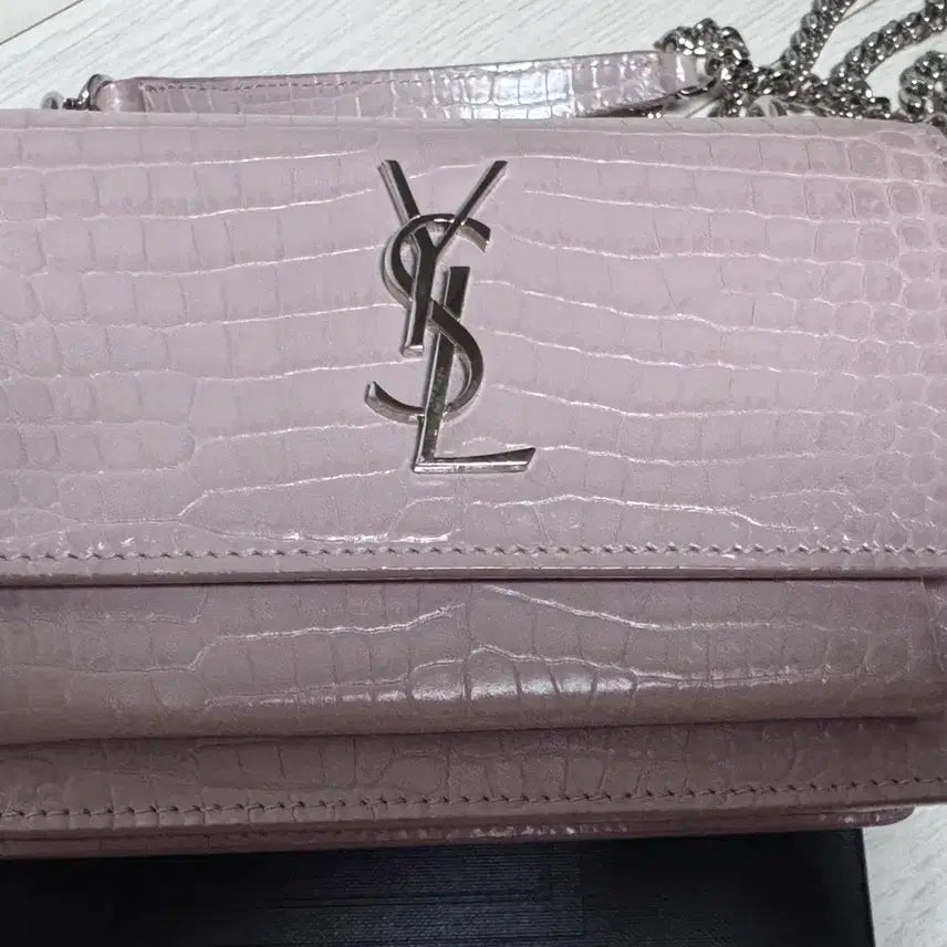 [BUNJANG] Saint Laurent Sunset Mini Croc Embossed Shoulder Bag / 생로랑 선셋 미니 크로커 엠보 연핑크 실버체인 풀박 보증서 유 최상급