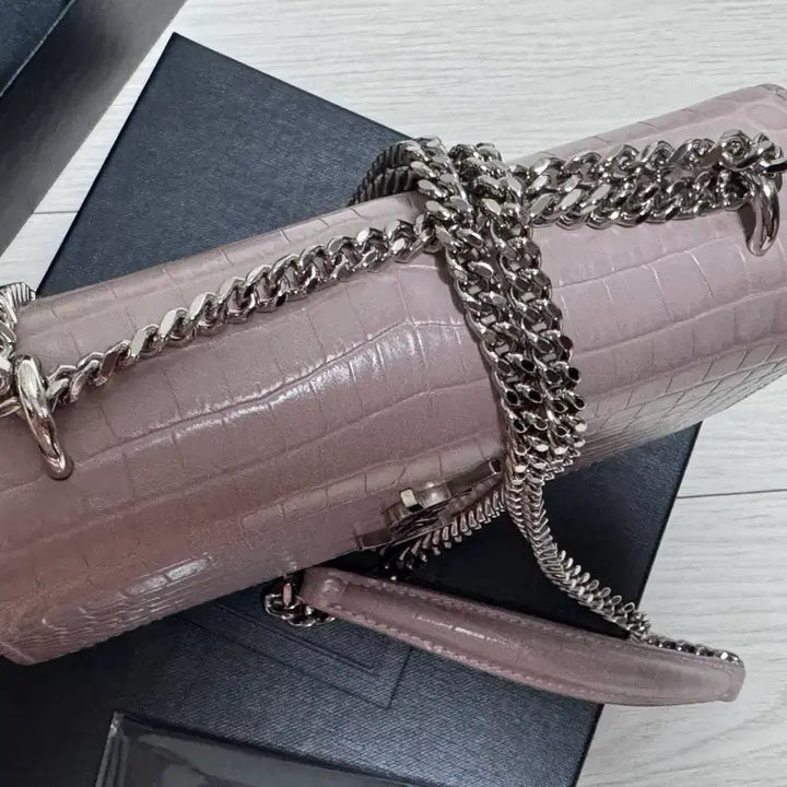 [BUNJANG] Saint Laurent Sunset Mini Croc Embossed Shoulder Bag / 생로랑 선셋 미니 크로커 엠보 연핑크 실버체인 풀박 보증서 유 최상급