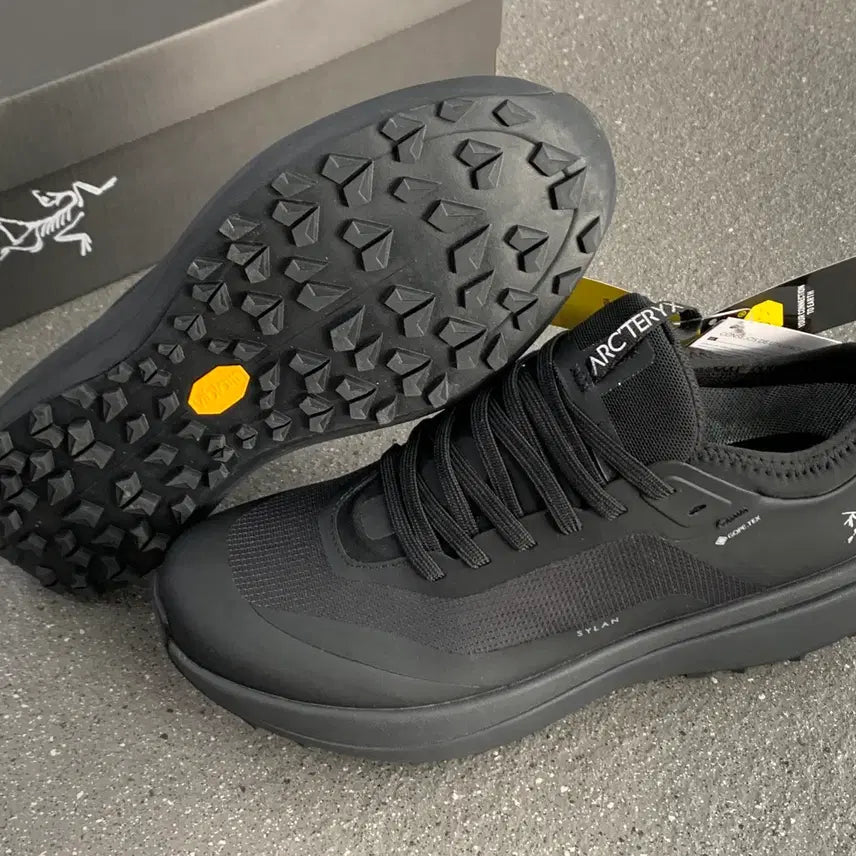 [BUNJANG] Arc'teryx High Cut Leather Sneakers / 아크테릭스 하이 컷 가죽 스니커즈 남녀공용 통기 미끄럼방지 카키 블랙