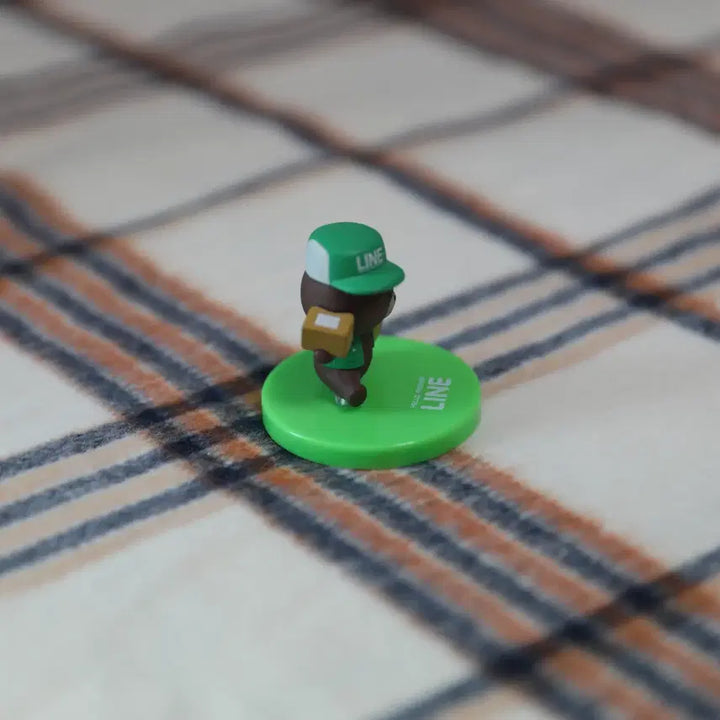 [BUNJANG] Line Friends Brown Delivery Figure / [라인프렌즈] 배달의 브라운 피규어