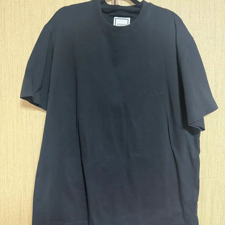 [BUNJANG] Wooyoungmi Black Logo Embroidered T-Shirt (Size M) / 409. 우영미 블랙 로고 자수 티셔츠 M 사이즈