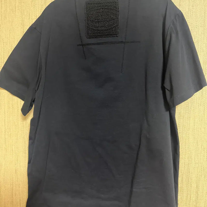 [BUNJANG] Wooyoungmi Black Logo Embroidered T-Shirt (Size M) / 409. 우영미 블랙 로고 자수 티셔츠 M 사이즈