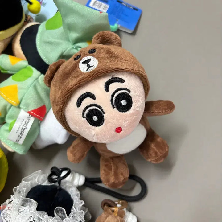 [BUNJANG] Crayon Shin-chan Character Keyring Collection / [짱구 인형 키링 모음] 꿀벌 파자마 잠옷 곰돌이 명탐정 짱구
