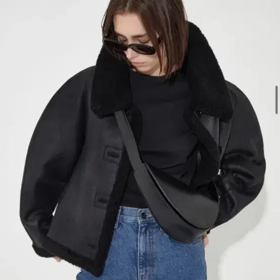 [BUNJANG] ceeci Reversible Mouton Black / ceeci 씨에씨 리버시블 무스탕 블랙