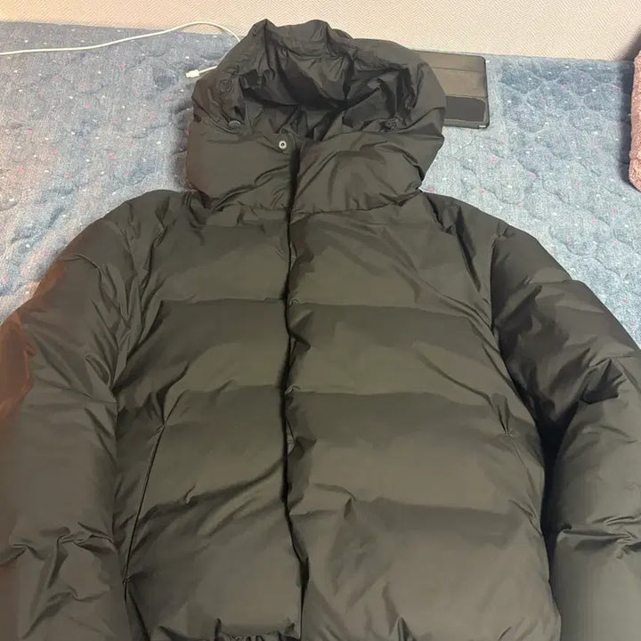 [BUNJANG] AMOMENTO Hooded Down Puffer Jacket / 아모멘토 다운 푸퍼 패딩