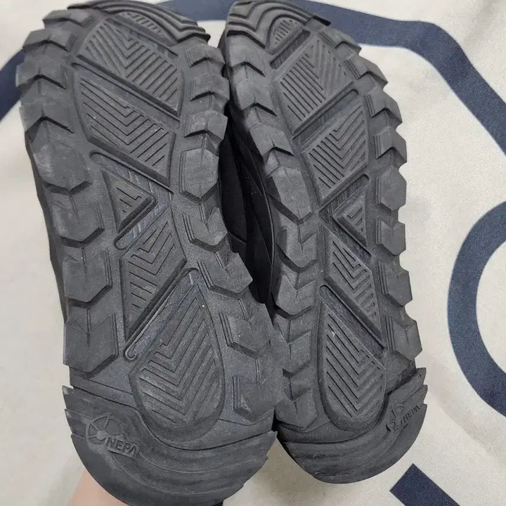 [BUNJANG] Nepa 270mm Padded Sneakers / [네파] 270mm 패딩스니커즈 패딩부츠 겨울스니커즈