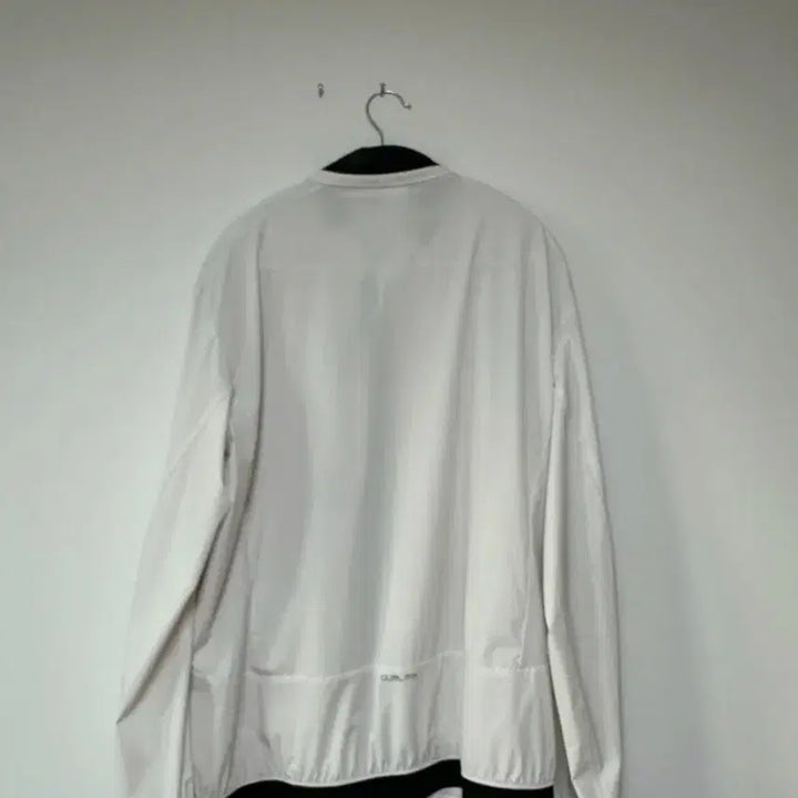 [BUNJANG] Mizuno Training Track Jacket Windbreaker / 미즈노 트레이닝 트랙 자켓 바람막이 화이트 윈드 브레이커