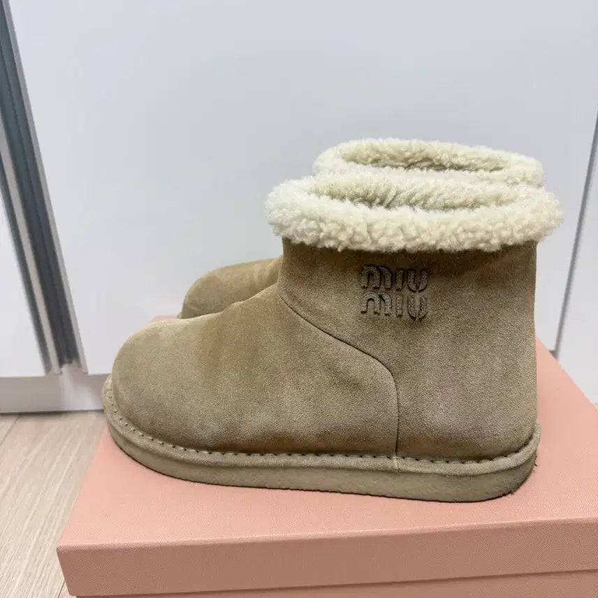 [BUNJANG] Miu Miu Suede Shearling Boots 38 / (매장가180) 미우미우 스웨이드 시어링 부츠 38 2회착