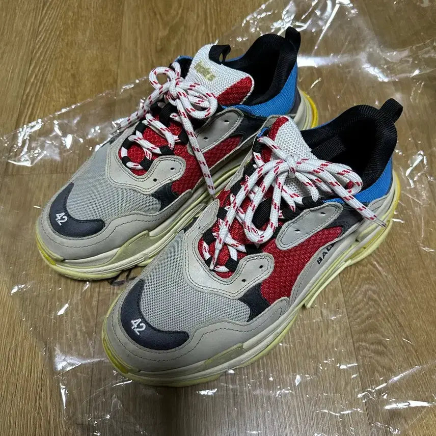 [SOLD OUT] 발렌시아가 트리플S 스니커즈 42사이즈