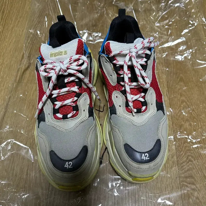 [SOLD OUT] 발렌시아가 트리플S 스니커즈 42사이즈