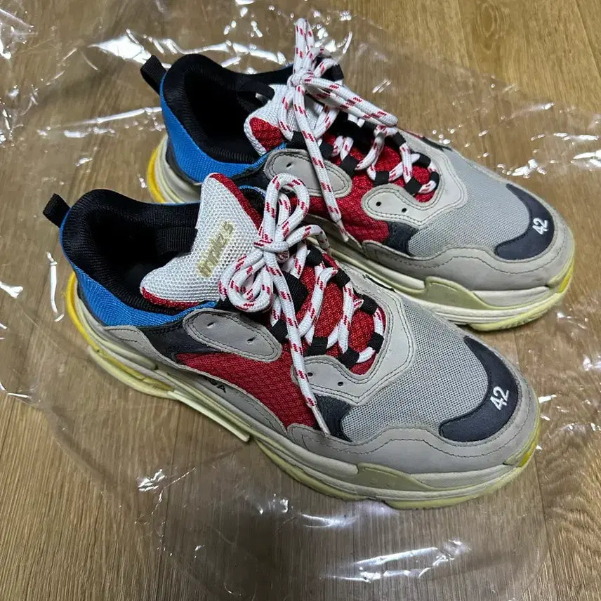 [SOLD OUT] 발렌시아가 트리플S 스니커즈 42사이즈