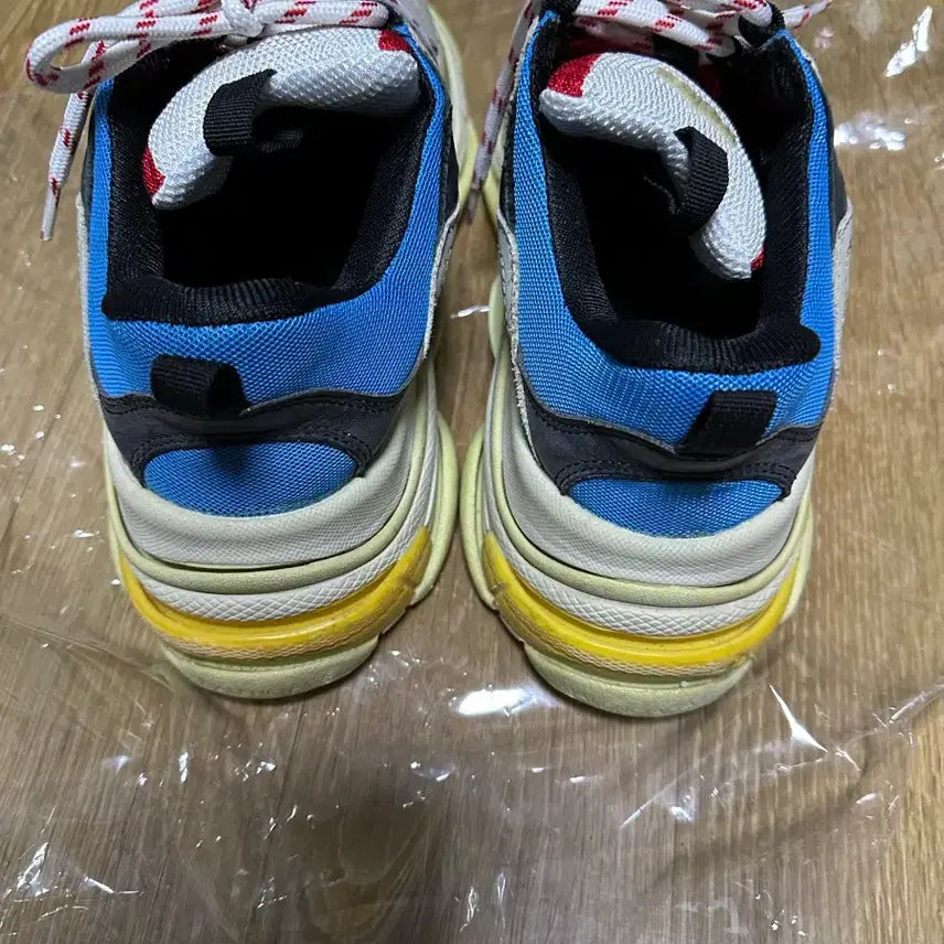 [SOLD OUT] 발렌시아가 트리플S 스니커즈 42사이즈