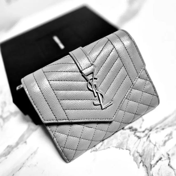 [BUNJANG] Saint Laurent Matelassé Envelope Wallet / (정품) 생로랑 마틀라세 엔벨로프 반지갑