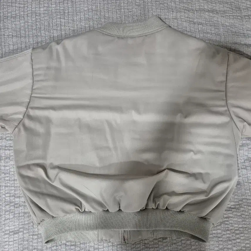 [BUNJANG] ACOVER Cropped Padded Bomber Jacket / 어커버 크롭 패딩항공점퍼 팝니다