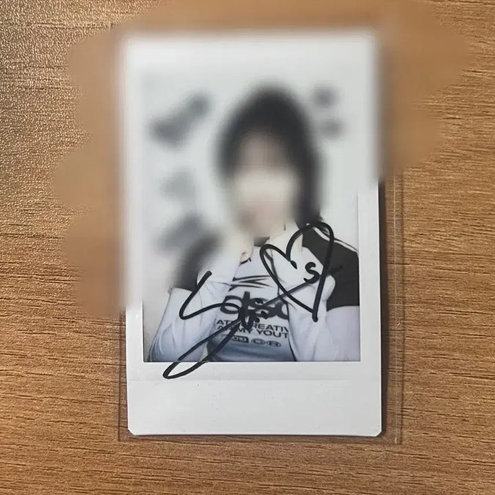 [BUNJANG] CandyShop Sui Signed Polaroid / 캔디샵 수이 싸인 폴라로이드