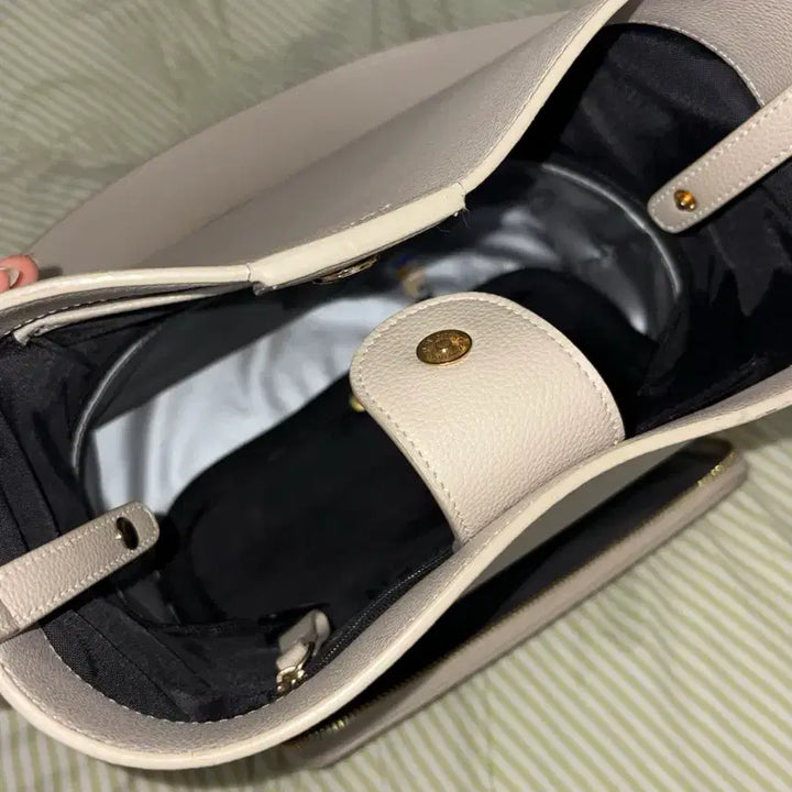 [BUNJANG] Fommode Ivory Leather Shoulder Bag / 포모드 아이보리 가죽 숄더백