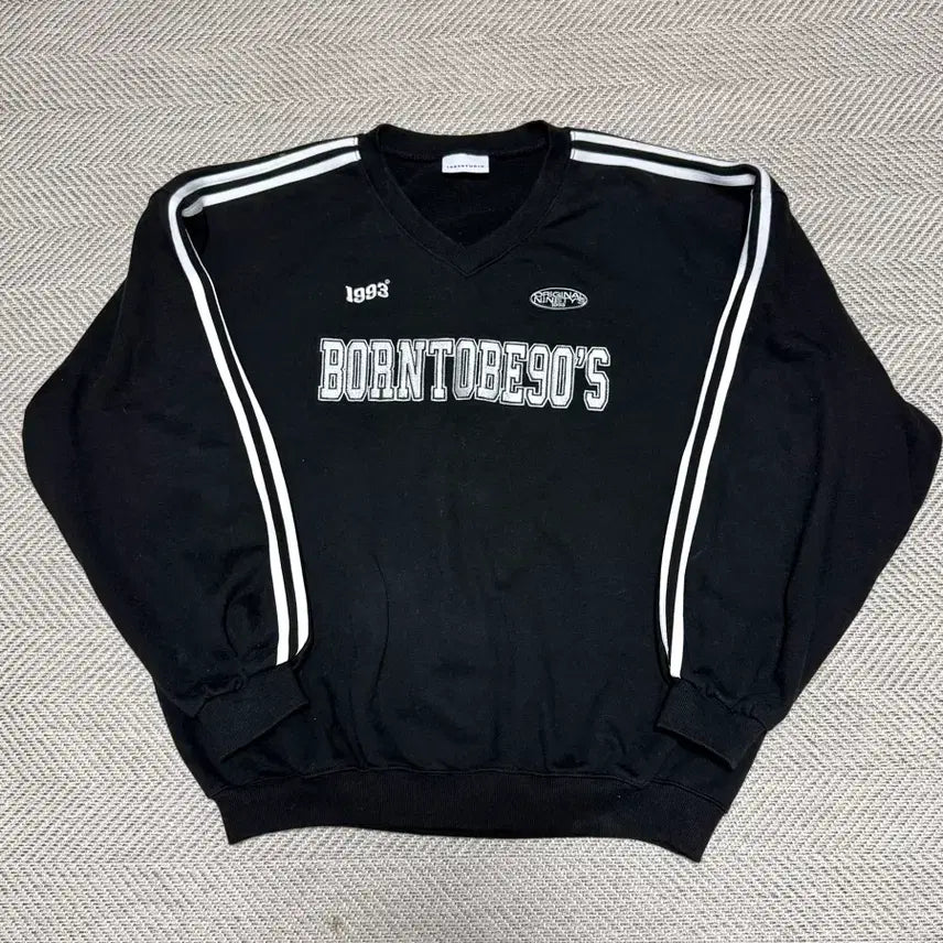 [BUNJANG] 1993studio Born to 90's Unisex Sweatshirt / 1993studio 검정색 맨투맨 Born to 90's/ unisex