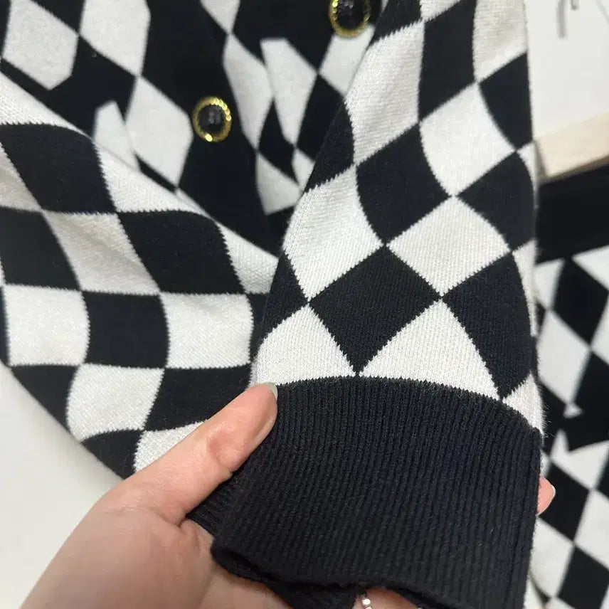 [SOLD OUT] 캐시미어블렌드 다이아몬드 니트 가디건 스커트 셋업