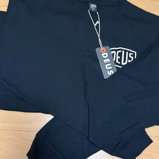 [BUNJANG] Deus Seoul Long Sleeve Shirt (Black) - L / 데우스 서울 롱슬리브 검정 L