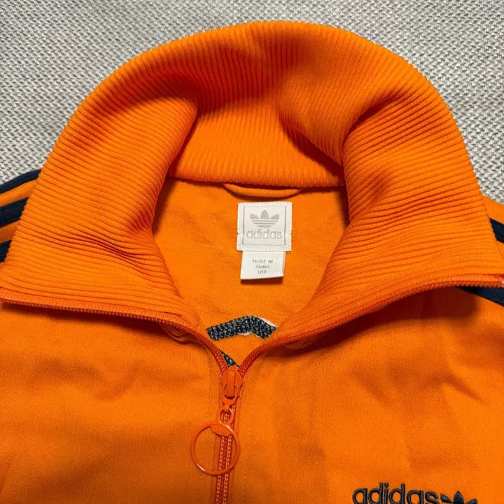 [BUNJANG] Adidas Old School Bear Embroidered Track Top / 아디다스 올드스쿨 베어 자수 트랙탑