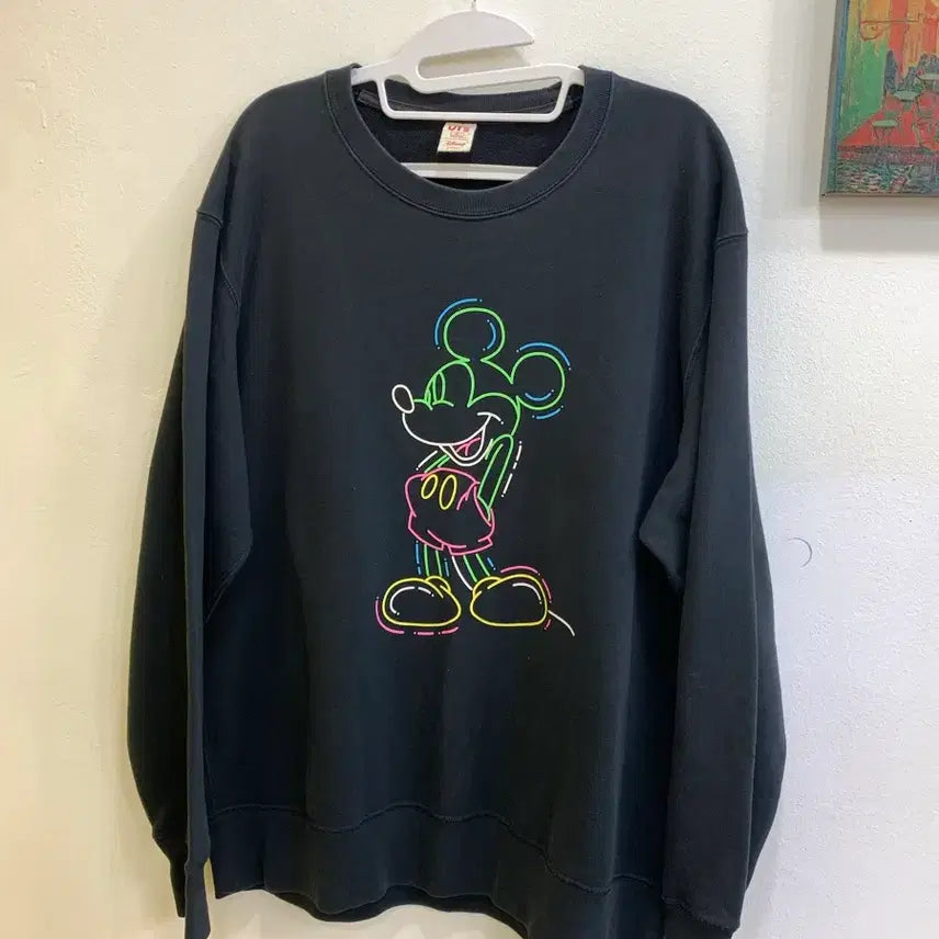 [BUNJANG] Uniqlo Disney Mickey Mouse Sweatshirt Black / 유니클로 디즈니 미키마우스 맨투맨 블랙