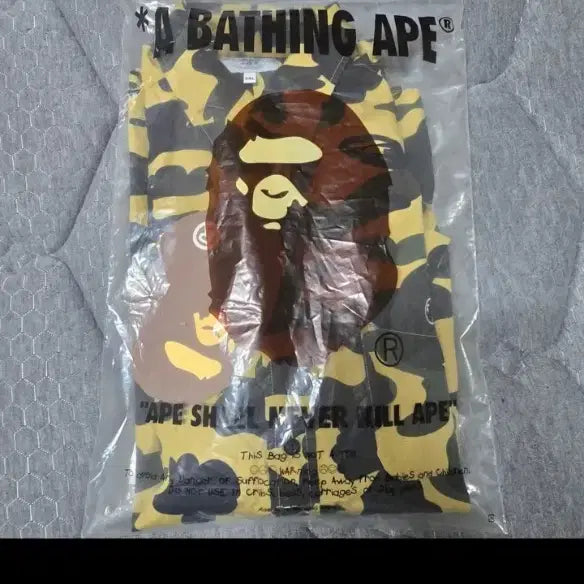 [SOLD OUT] 베이프 1st 카모 반팔 셔츠