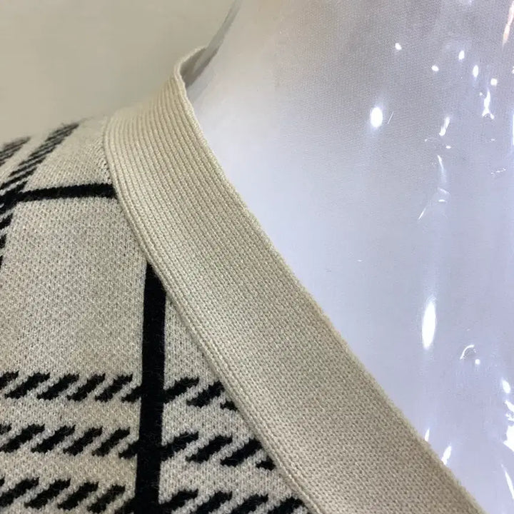 [BUNJANG] Check Pattern Knit Cardigan / 체크 패턴 니트 가디건