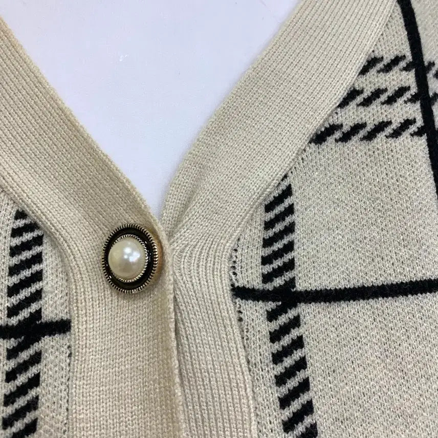 [BUNJANG] Check Pattern Knit Cardigan / 체크 패턴 니트 가디건