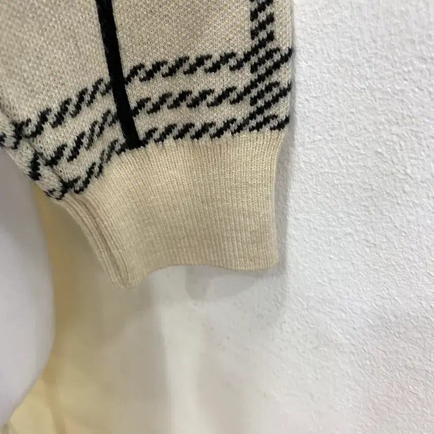 [BUNJANG] Check Pattern Knit Cardigan / 체크 패턴 니트 가디건