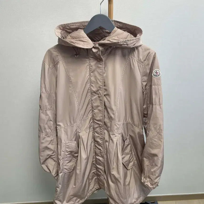 [BUNJANG] Moncler Women's Windbreaker Jacket (Size 4) / 몽클레어 여성 후드 윈드브레이커 바람막이 4사이즈