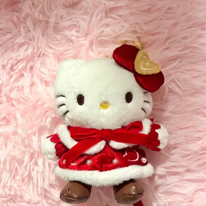 [BUNJANG] Holiday Seongsu Pop-Up Christmas Keyring / 키티 홀리데이 성수 팝업 크리스마스 인형 키링