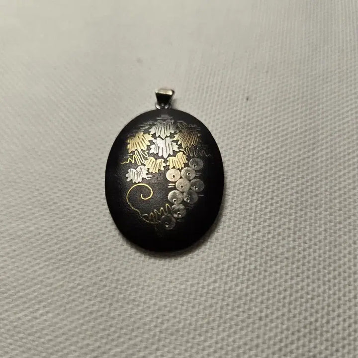 [BUNJANG] Japanese Gold, Silver, and Bronze Inlay Pendant / 일본 금은동 상감 팬던트
