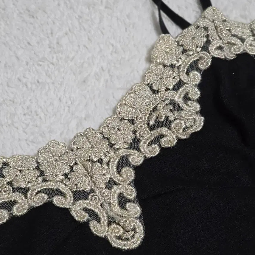 [BUNJANG] Vintage Lace Tank Top Gothic Lolita Punk / 일본빈티지 레이스 나시탑 고딕 고스로리 펑크 무채색