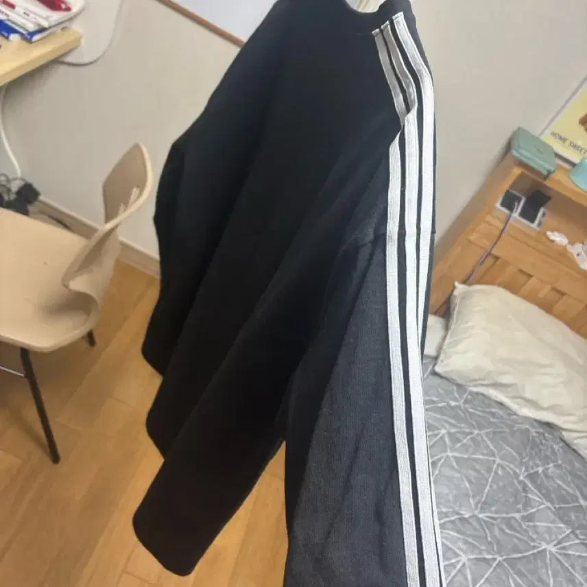 [BUNJANG] Balenciaga x Adidas Oversized Long Sleeve Shirt / 발렌시아가 x 아디다스 오버사이즈 롱슬리브