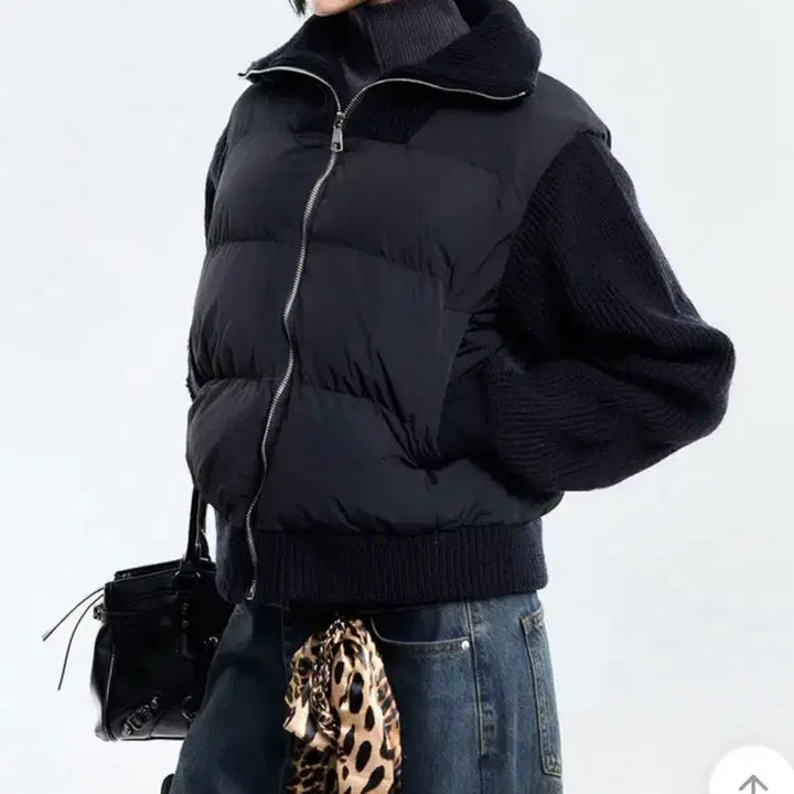 [BUNJANG] Black High Neck Crop Padded Jumper / 하이넥 니트 크롭 패딩 점퍼 블랙