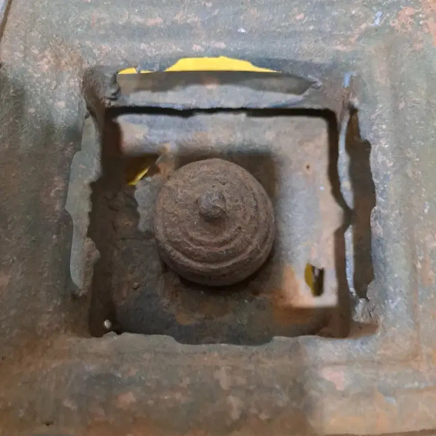 [BUNJANG] Antique Bronze Reliquary Tower / 오랜세월을 품은 동 사리탑