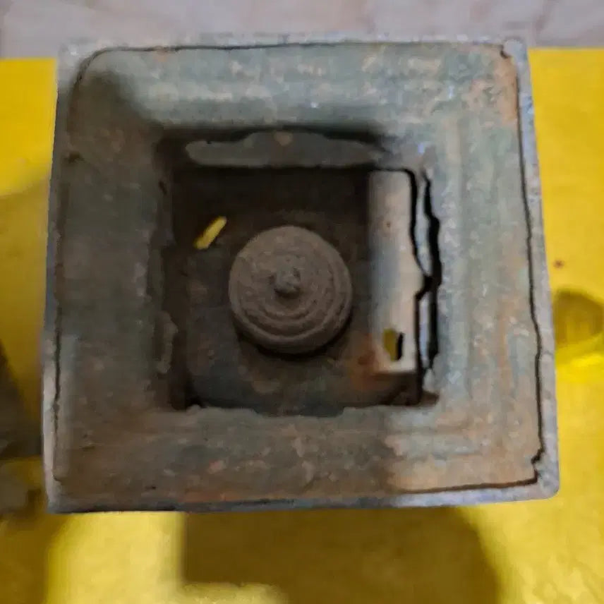 [BUNJANG] Antique Bronze Reliquary Tower / 오랜세월을 품은 동 사리탑