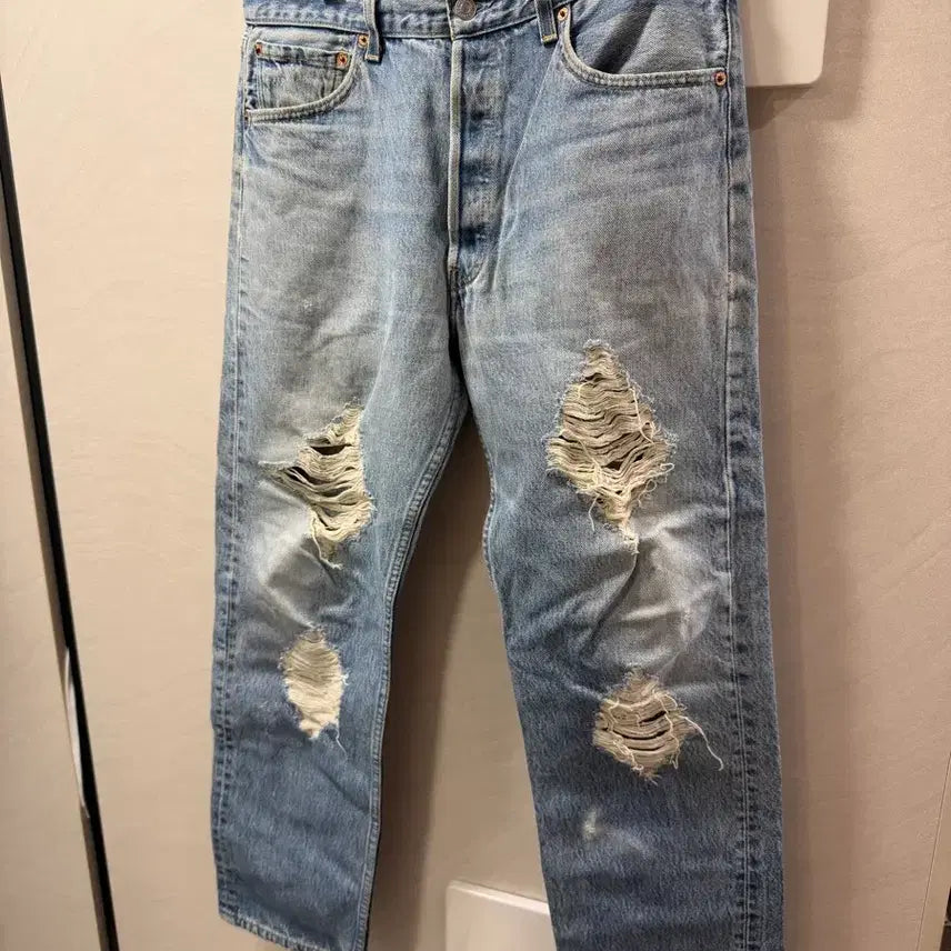 [BUNJANG] Levi's 501 Distressed Denim Jeans / 리바이스 501