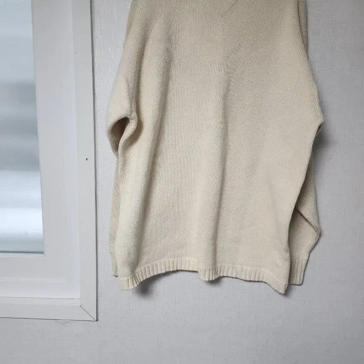 [BUNJANG] Tommy Hilfiger Ivory Big Logo Knit Sweater / 타미힐피거 아이보리 빅로고 니트