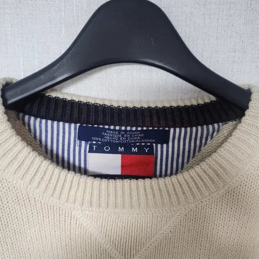 [BUNJANG] Tommy Hilfiger Ivory Big Logo Knit Sweater / 타미힐피거 아이보리 빅로고 니트