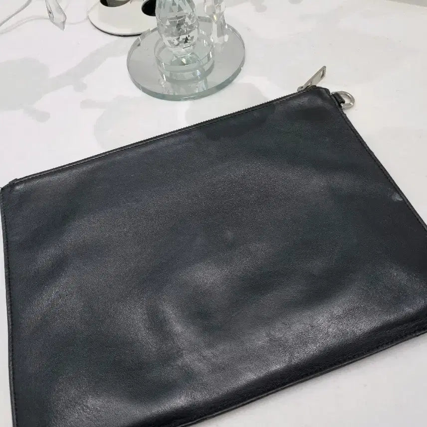 [SOLD OUT] 정품 지방시 가죽 클러치백 블랙